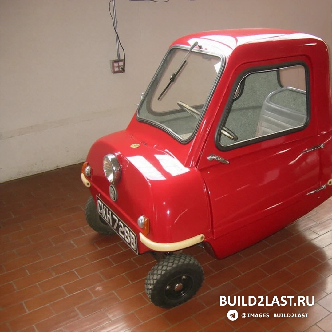 Красный и синий миниатюрный автомобиль